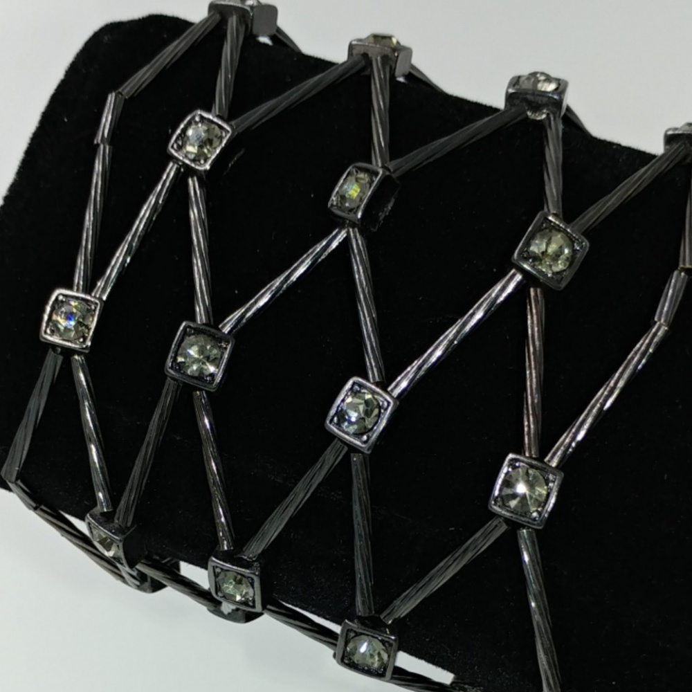 NWT Charcoal Multi Wear Stretch Bracelet
